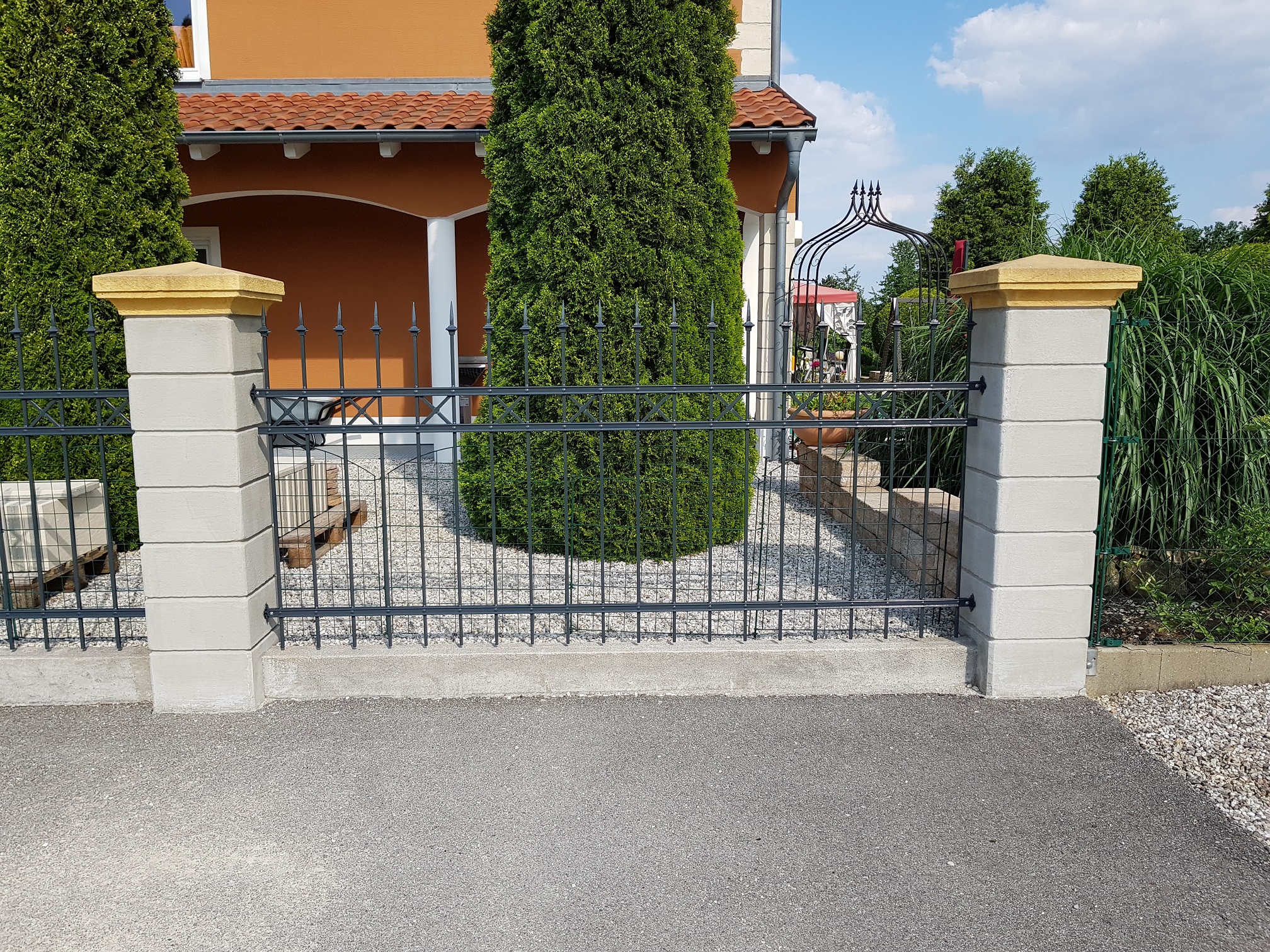 Gartenzaun aus Hespeneisen pulverbeschichtet